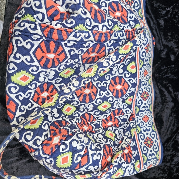 Vera Bradley Weekend Bag Gently used - Picture 3 of 4